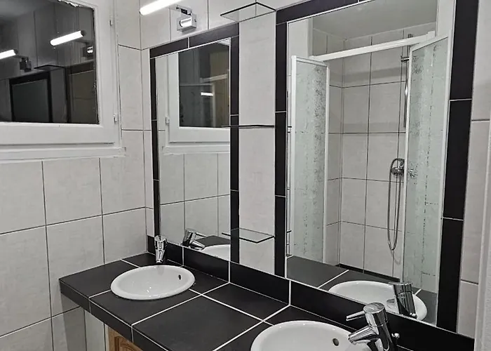 Le Charme De L Ancien Avec Deux Апартаменты